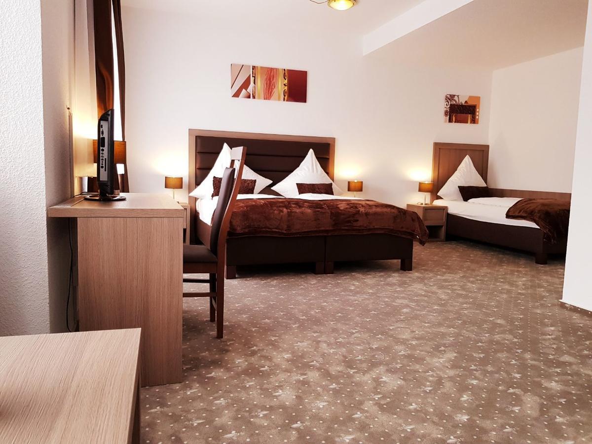 Hotel Dormir Moers Εξωτερικό φωτογραφία